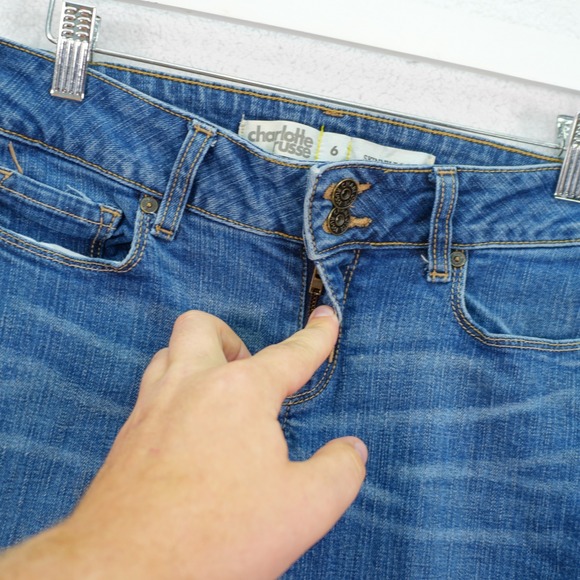 Charlotte Russe Skinny Boot Denim Jeans -6  29 / 33- Low Rise Whiskering - Picture 2 of 9